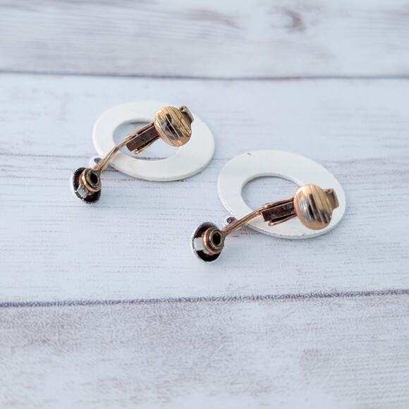 Vintage Clip On Earrings Retro Off White Circle Dangle - Some Paint Chips - Picture 7 of 8